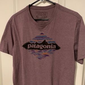 Patagonia Men's Purple River Design T-Shirt Size XL Slim